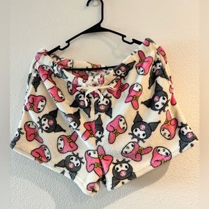 NWOT Kuromi and My melody short (XL)